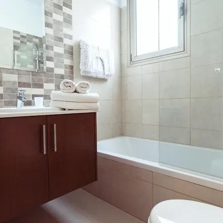 Oniros 2 By Prestige Bookings Villa Coral Bay