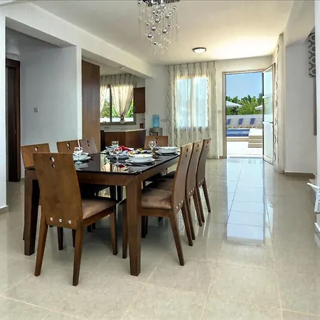 Oniros 2 By Prestige Bookings *